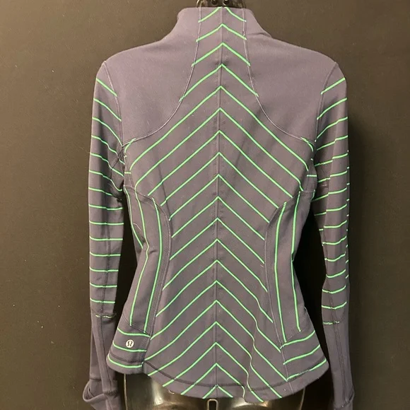 Lululemon Athletica Navy and Green Chevron Jacket - Picture 11 of 14